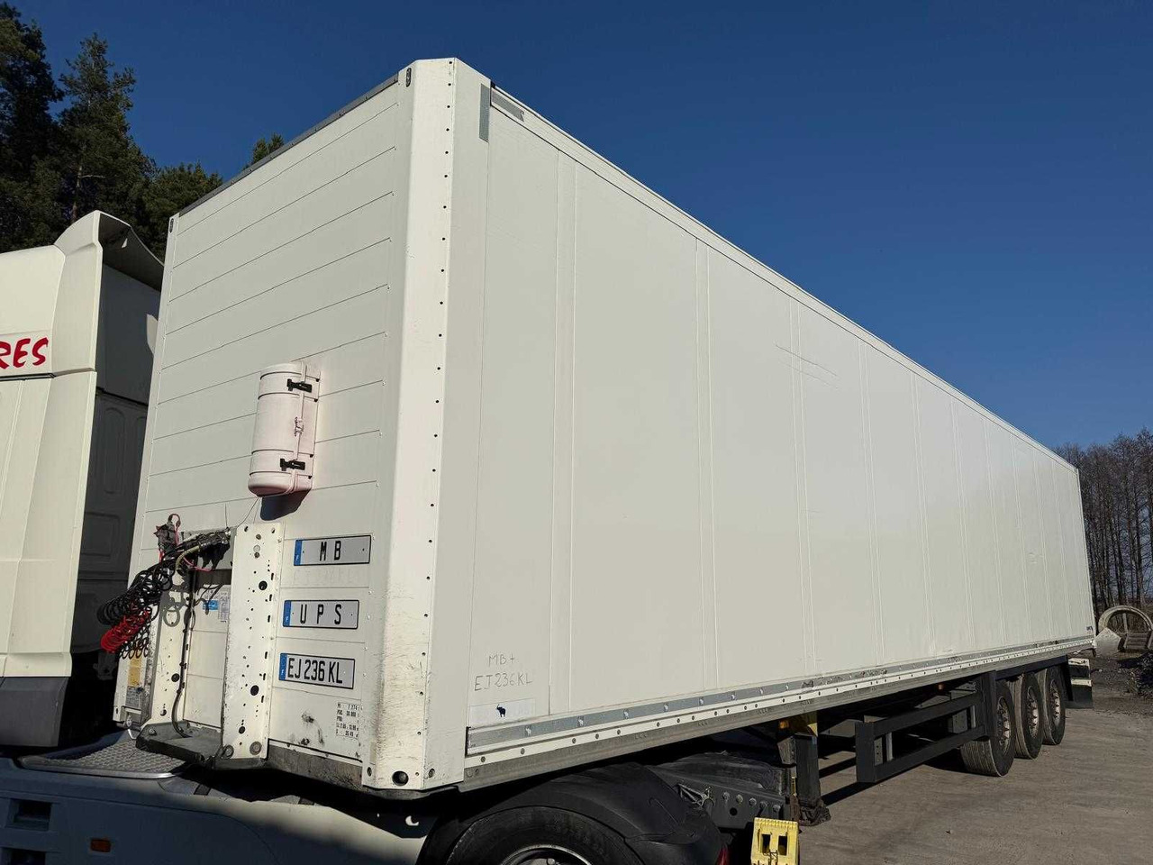 Schmitz Izoterma Kontener Box, 2017r, roleta , 481083 km , z Francji - Náves skriňové: obrázok 3 Schmitz Izoterma Kontener Box, 2017r, roleta , 481083 km , z Francji - Náves skriňové: obrázok 3