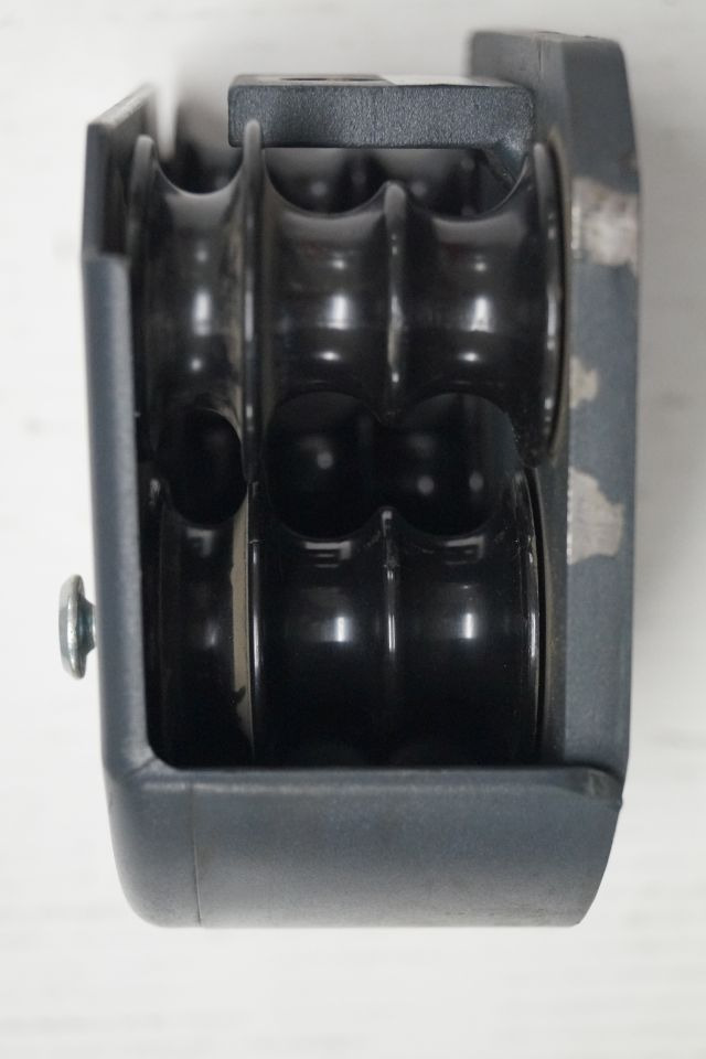 Jungheinrich 51160772 | Block rollor Hose guide for ETV from year 2003 till 2011 - Hydraulika pre Manipulačná technika: obrázok 1 Jungheinrich 51160772 | Block rollor Hose guide for ETV from year 2003 till 2011 - Hydraulika pre Manipulačná technika: obrázok 1