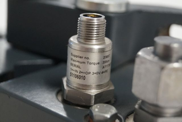 Jungheinrich 51193016 | Hydraulic Clamb from EKS308 year 2014 loading sensor 511 - Hydraulika pre Manipulačná technika: obrázok 2 Jungheinrich 51193016 | Hydraulic Clamb from EKS308 year 2014 loading sensor 511 - Hydraulika pre Manipulačná technika: obrázok 2