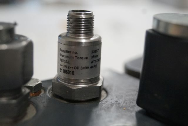 Jungheinrich 51193016 | Hydraulic Clamb from EKS308 year 2014 loading sensor 511 - Hydraulika pre Manipulačná technika: obrázok 2 Jungheinrich 51193016 | Hydraulic Clamb from EKS308 year 2014 loading sensor 511 - Hydraulika pre Manipulačná technika: obrázok 2