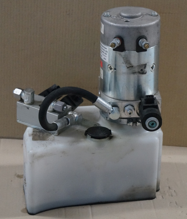 Jungheinrich 51417583 | Pumpmotor with tank and valve block 24V 2,2KW code R9320 - Hydraulické čerpadlo pre Manipulačná technika: obrázok 1 Jungheinrich 51417583 | Pumpmotor with tank and valve block 24V 2,2KW code R9320 - Hydraulické čerpadlo pre Manipulačná technika: obrázok 1