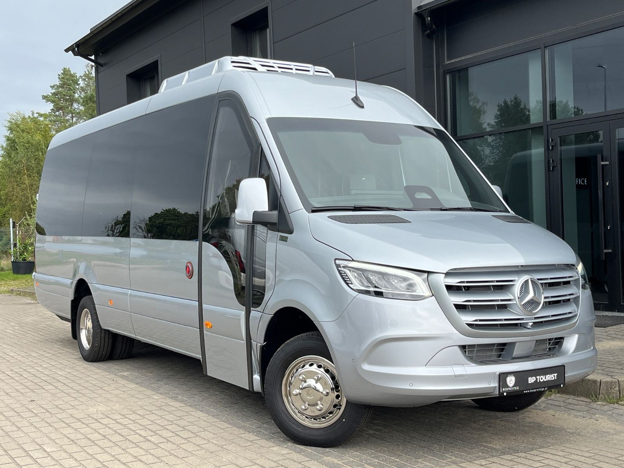 Mercedes-Benz Sprinter 519 TRANSFER XL / 22+1+1 / ON STOCK!!! Mercedes-Benz Sprinter 519 TOURIST XL/ 21-24 Seats/ IN STOCK! - Minibus, Mikrobus: obrázok 1 Mercedes-Benz Sprinter 519 TRANSFER XL / 22+1+1 / ON STOCK!!! Mercedes-Benz Sprinter 519 TOURIST XL/ 21-24 Seats/ IN STOCK! - Minibus, Mikrobus: obrázok 1