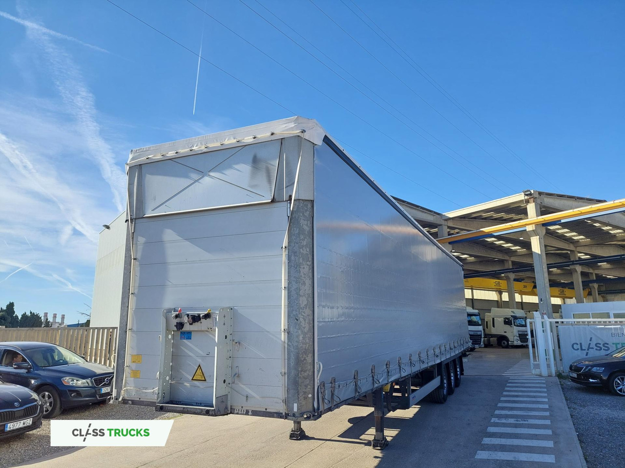 Schmitz Cargobull SCS24/L Varios - Plachtový náves: obrázok 1 Schmitz Cargobull SCS24/L Varios - Plachtový náves: obrázok 1