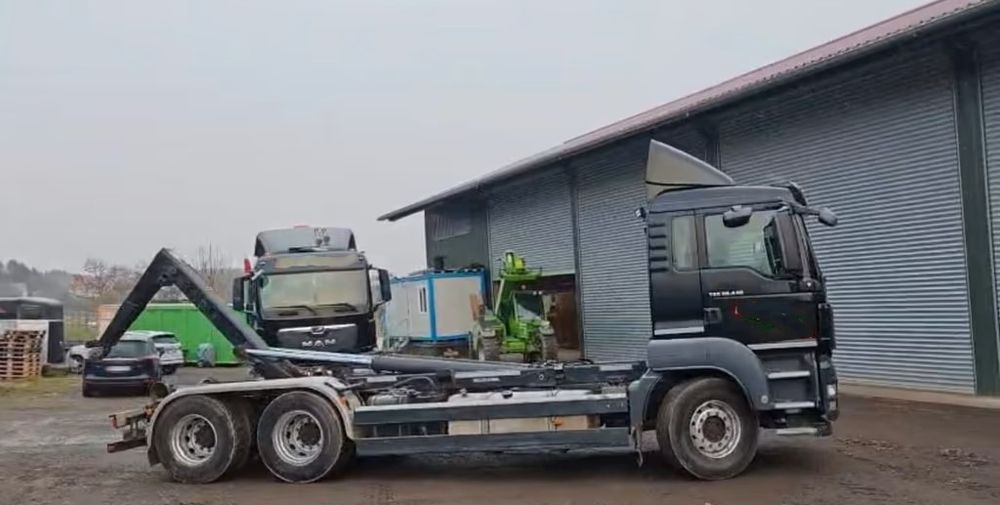 MAN TGS 26.440 6x4 – Meiller z systemem HDS (roll-off) + Kontener + Przyczepa – Euro 5 - Hákový nosič kontajnerov: obrázok 2 MAN TGS 26.440 6x4 – Meiller z systemem HDS (roll-off) + Kontener + Przyczepa – Euro 5 - Hákový nosič kontajnerov: obrázok 2