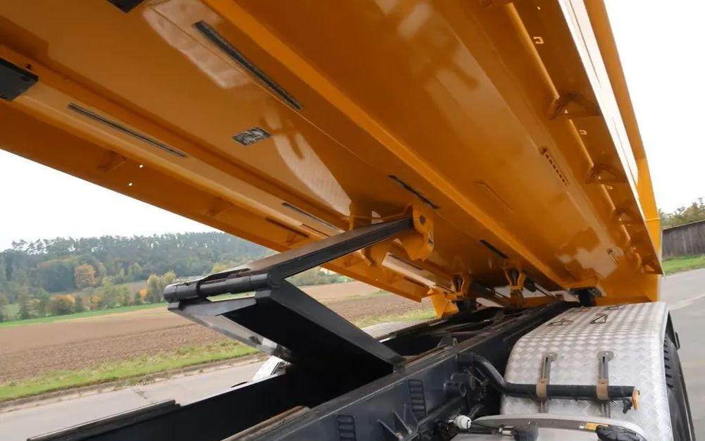 Mercedes-Benz Arocs 3251 / 8x4 / Wywrotka Meiller 3- stronna /  Euro 6d / Przebieg: 215 600 km - Sklápač: obrázok 5 Mercedes-Benz Arocs 3251 / 8x4 / Wywrotka Meiller 3- stronna /  Euro 6d / Przebieg: 215 600 km - Sklápač: obrázok 5