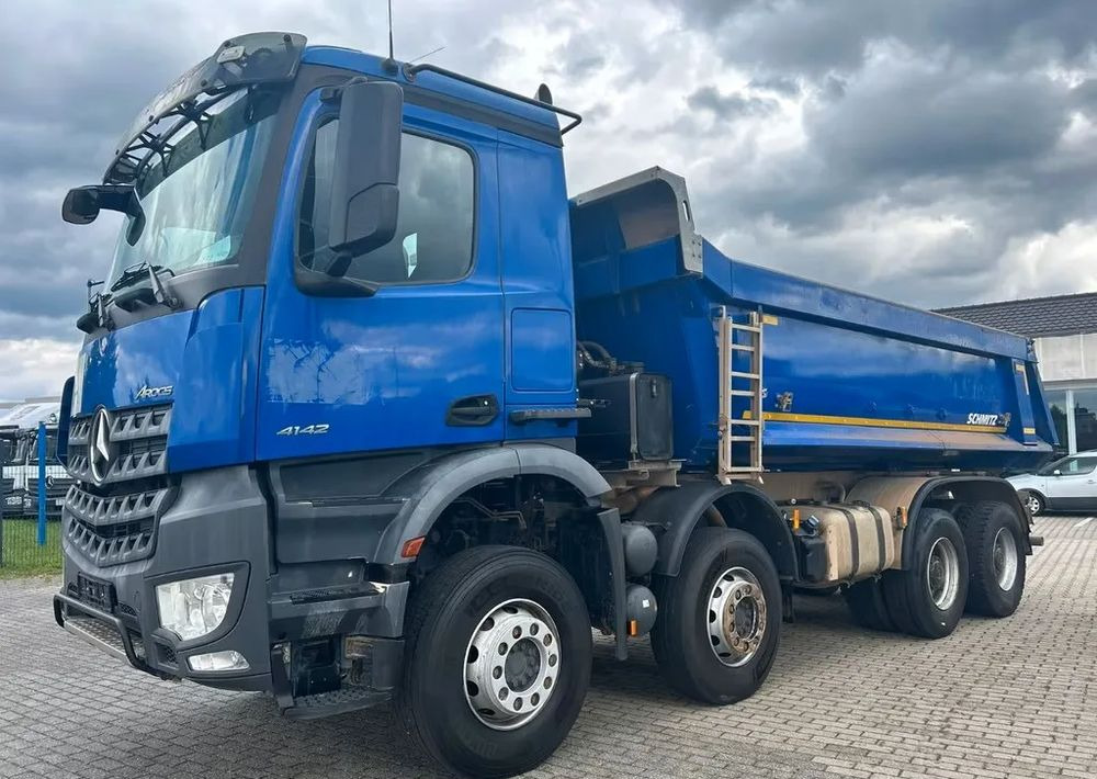 Mercedes-Benz Arocs 4142 | Wywrotka Schmitz | 8x4 | Euro 6 | Klima | Retarder | 242 598 km - Sklápač: obrázok 4 Mercedes-Benz Arocs 4142 | Wywrotka Schmitz | 8x4 | Euro 6 | Klima | Retarder | 242 598 km - Sklápač: obrázok 4