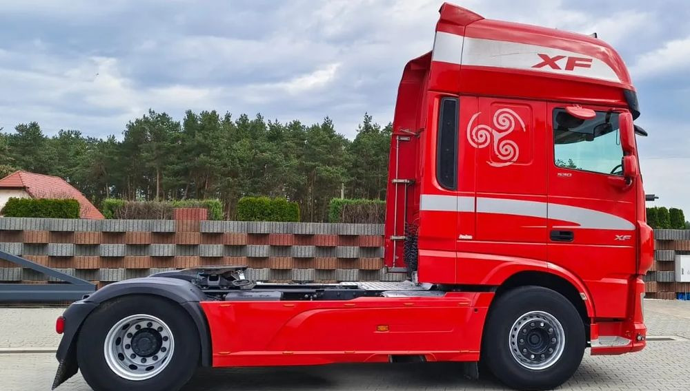 DAF XF 530 Super Space Cab | RETARDER | KLIMATYZACJA | EURO 6 | 2018 | 530 000 km - Ťahač: obrázok 2 DAF XF 530 Super Space Cab | RETARDER | KLIMATYZACJA | EURO 6 | 2018 | 530 000 km - Ťahač: obrázok 2
