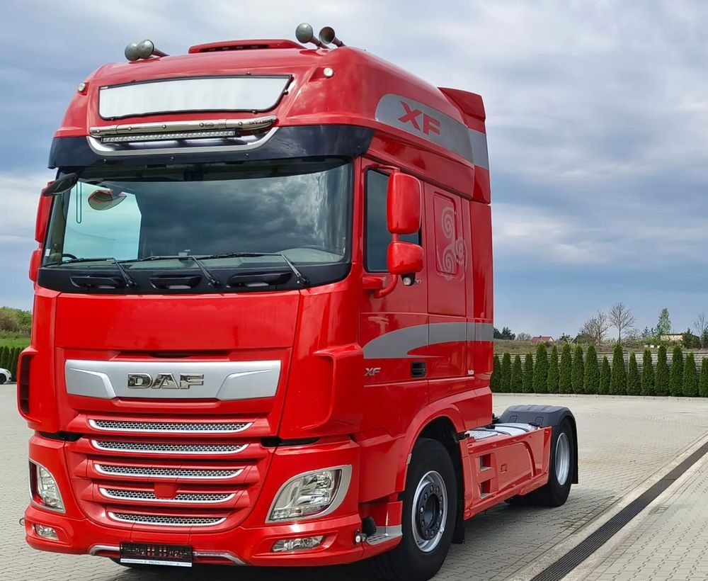 DAF XF 530 Super Space Cab | RETARDER | KLIMATYZACJA | EURO 6 | 2018 | 530 000 km - Ťahač: obrázok 1 DAF XF 530 Super Space Cab | RETARDER | KLIMATYZACJA | EURO 6 | 2018 | 530 000 km - Ťahač: obrázok 1