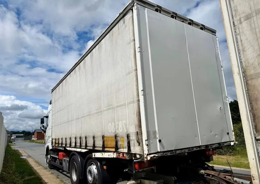 Volvo FH460 6x2 BDF | Hydrauliczna platforma załadunkowa | Ogrzewanie postojowe | Automatyczna skrzynia | Euro 6d - Plachtové nákladné vozidlo: obrázok 5 Volvo FH460 6x2 BDF | Hydrauliczna platforma załadunkowa | Ogrzewanie postojowe | Automatyczna skrzynia | Euro 6d - Plachtové nákladné vozidlo: obrázok 5