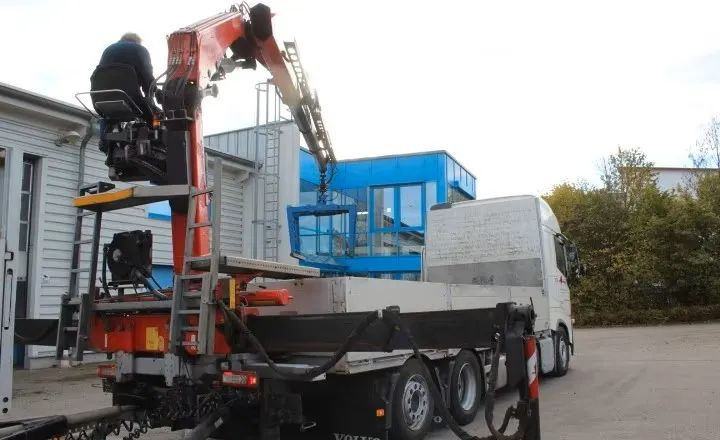 Volvo FH500 6x2 | Platforma z HDS Fassi F215A7 - Sterowanie radiowe | Euro 6 | Automatyczna skrzynia | 390 000 km - Valníkový/ Plošinový nákladný automobil, Auto s hydraulickou rukou: obrázok 4 Volvo FH500 6x2 | Platforma z HDS Fassi F215A7 - Sterowanie radiowe | Euro 6 | Automatyczna skrzynia | 390 000 km - Valníkový/ Plošinový nákladný automobil, Auto s hydraulickou rukou: obrázok 4