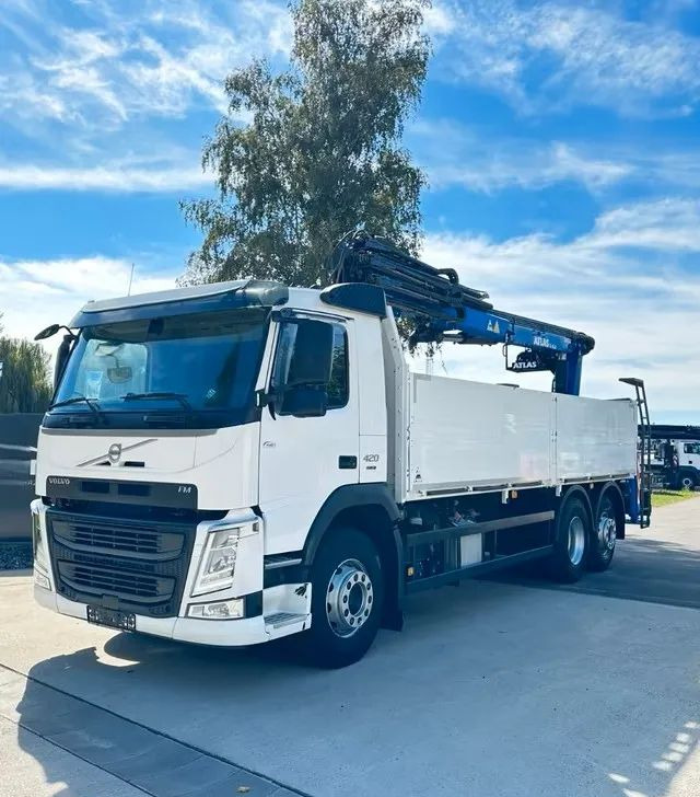 Volvo FM420 6x2 z zabudową budowlaną / oś podnoszona i skrętna / HDS Atlas / Euro 6 / 238 000 km - Valníkový/ Plošinový nákladný automobil, Auto s hydraulickou rukou: obrázok 1 Volvo FM420 6x2 z zabudową budowlaną / oś podnoszona i skrętna / HDS Atlas / Euro 6 / 238 000 km - Valníkový/ Plošinový nákladný automobil, Auto s hydraulickou rukou: obrázok 1