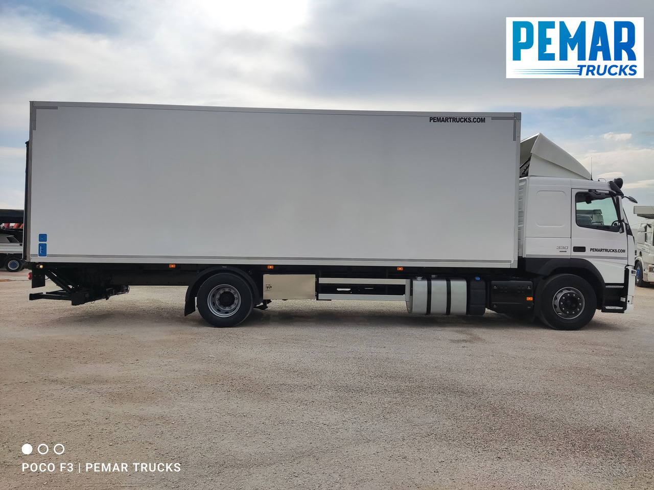 VOLVO FM 330 4X2 FRIGORIFICO 18T EURO 6 - Chladirenské nákladné vozidlo: obrázok 4 VOLVO FM 330 4X2 FRIGORIFICO 18T EURO 6 - Chladirenské nákladné vozidlo: obrázok 4