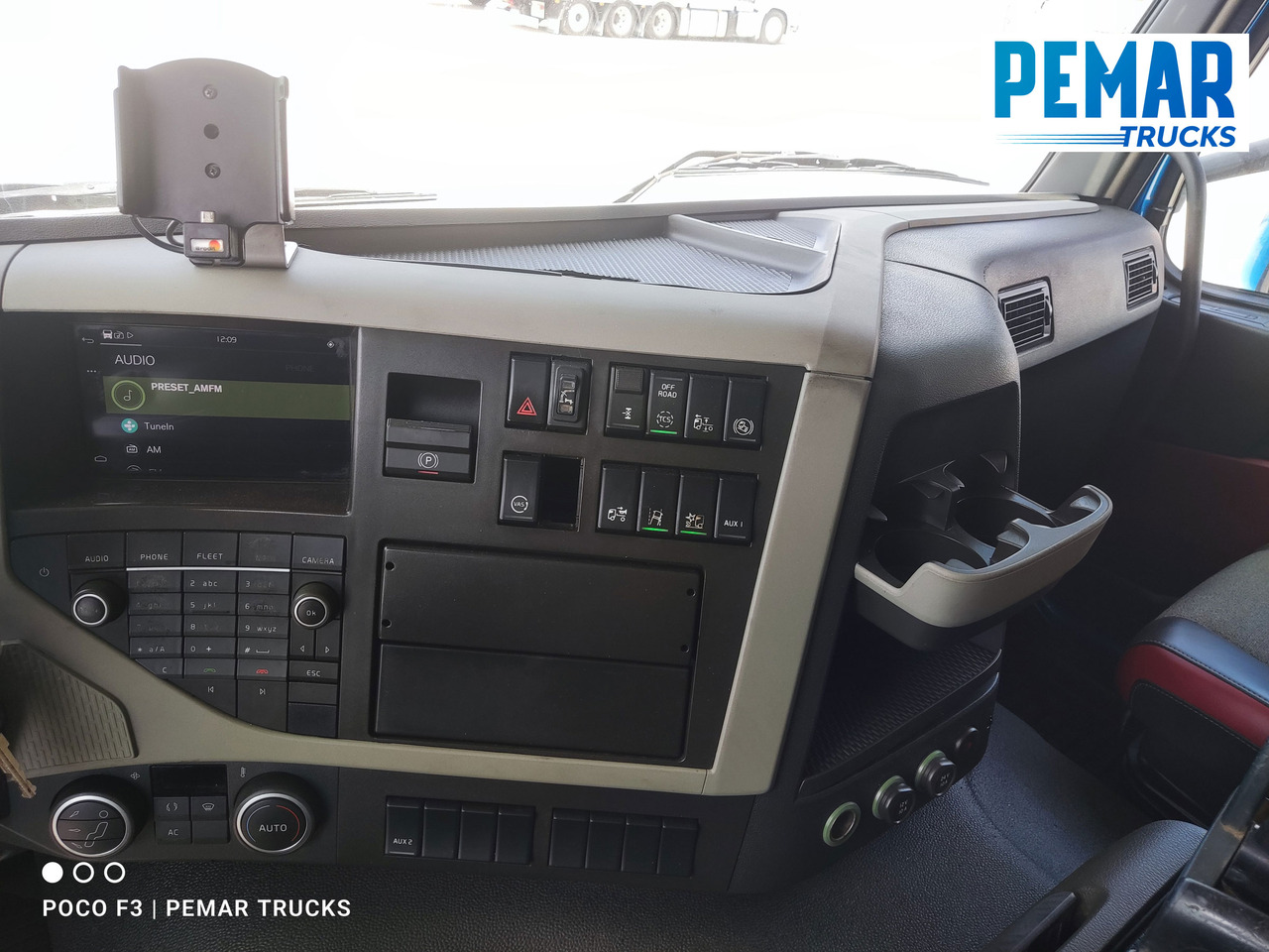 Auto s hydraulickou rukou VOLVO FM 330 GRUA CAJA FIJA: obrázok 29