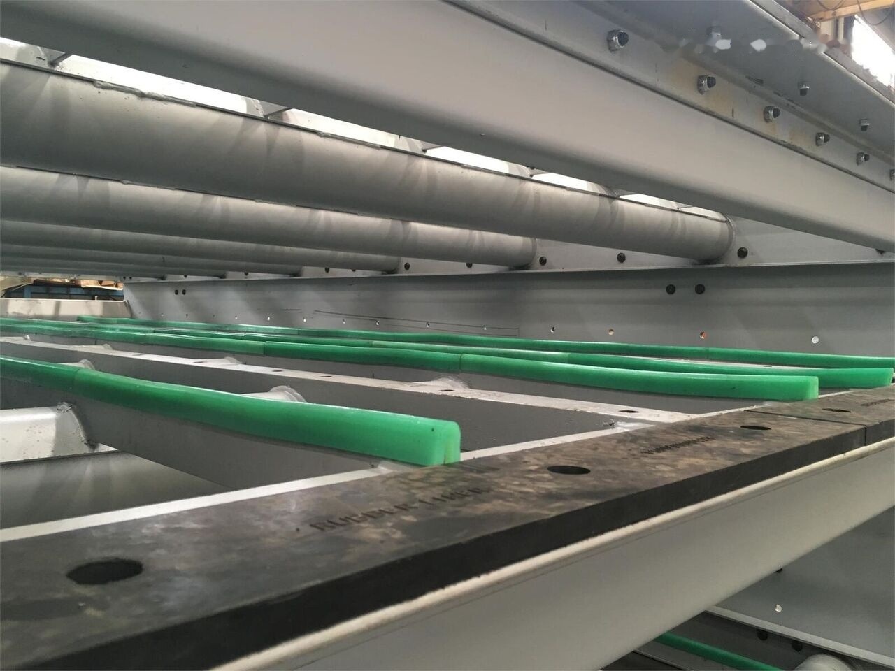 Kinglink Copper Ore Circular Vibrating Screen 3YA2160 | 200TPH - Třídič: obrázok 5 Kinglink Copper Ore Circular Vibrating Screen 3YA2160 | 200TPH - Třídič: obrázok 5