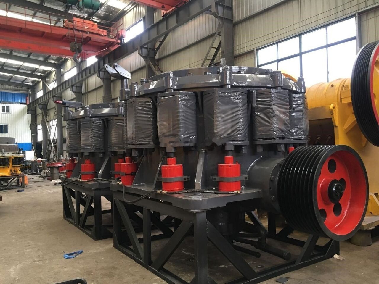 Kinglink KLC1500 Iron Ore Cone Crusher - Kužeľový drvič: obrázok 3 Kinglink KLC1500 Iron Ore Cone Crusher - Kužeľový drvič: obrázok 3