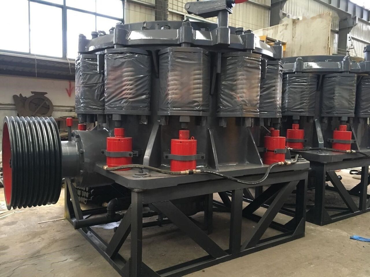 Kinglink KLC1500 Iron Ore Cone Crusher - Kužeľový drvič: obrázok 5 Kinglink KLC1500 Iron Ore Cone Crusher - Kužeľový drvič: obrázok 5