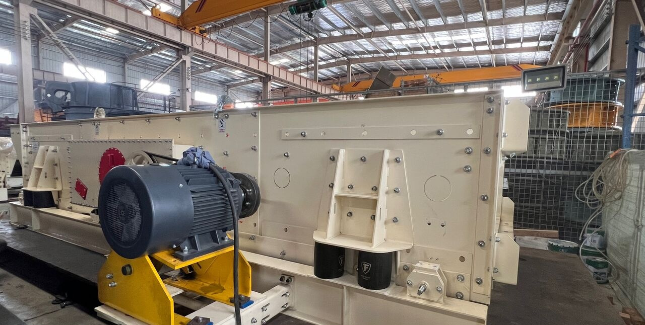 Kinglink New Horizontal Vibrating Screen - Třídič: obrázok 1 Kinglink New Horizontal Vibrating Screen - Třídič: obrázok 1