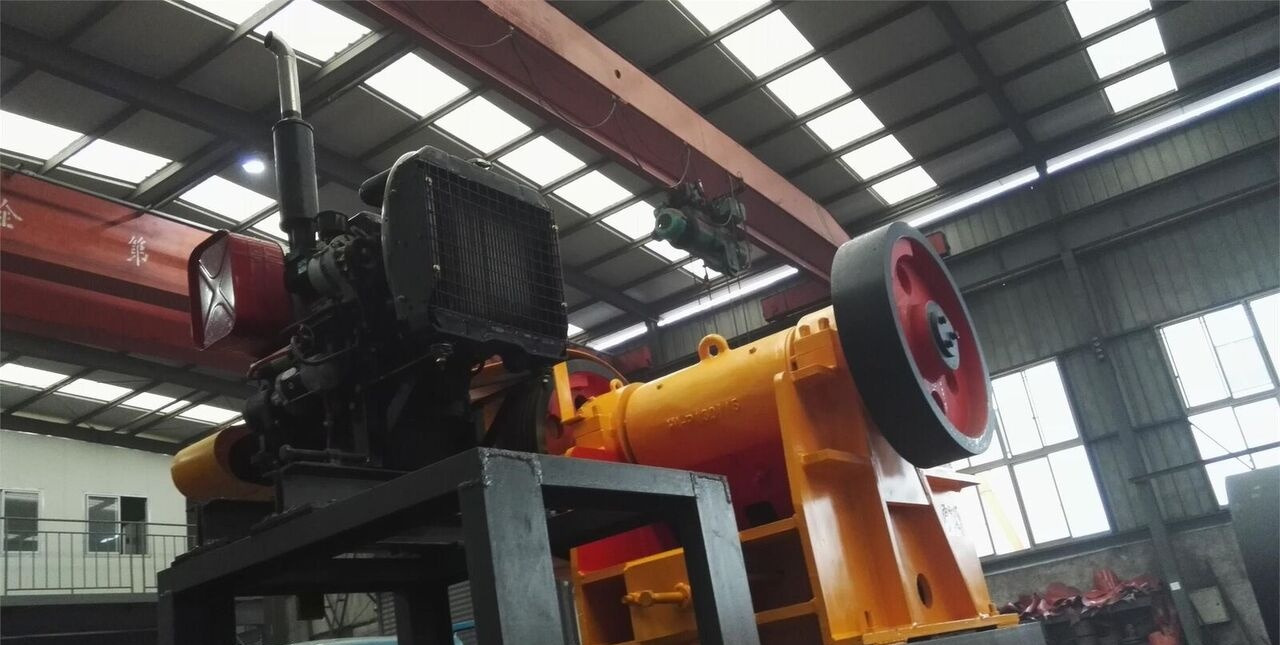 Kinglink PE250x400 Diesel Engine Skid Frame Jaw Crusher 10x16 - Čeľusťový drvič: obrázok 1 Kinglink PE250x400 Diesel Engine Skid Frame Jaw Crusher 10x16 - Čeľusťový drvič: obrázok 1