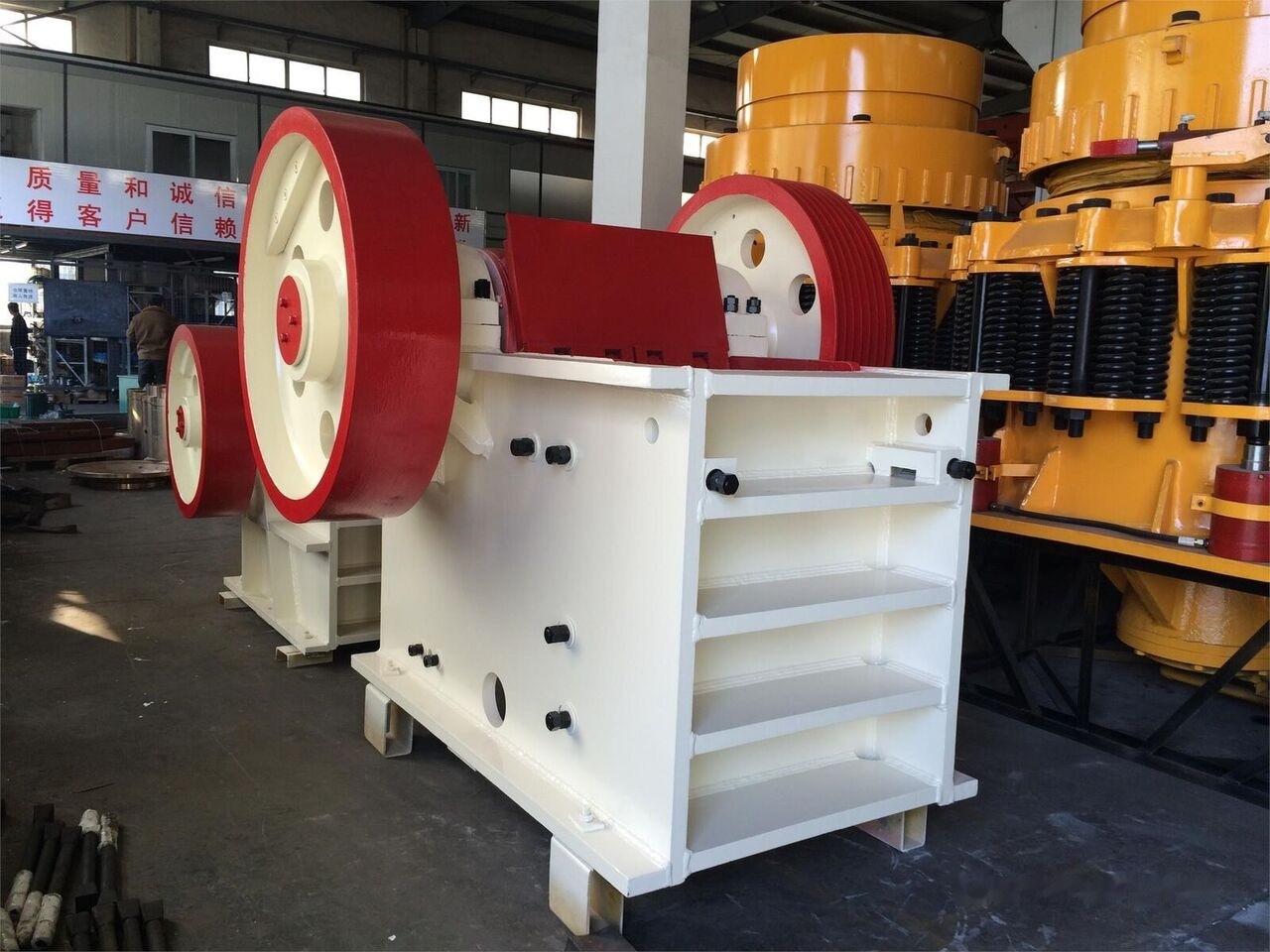 Kinglink PE500x750 Riverstone Jaw Crusher | 2030 - Čeľusťový drvič: obrázok 3 Kinglink PE500x750 Riverstone Jaw Crusher | 2030 - Čeľusťový drvič: obrázok 3