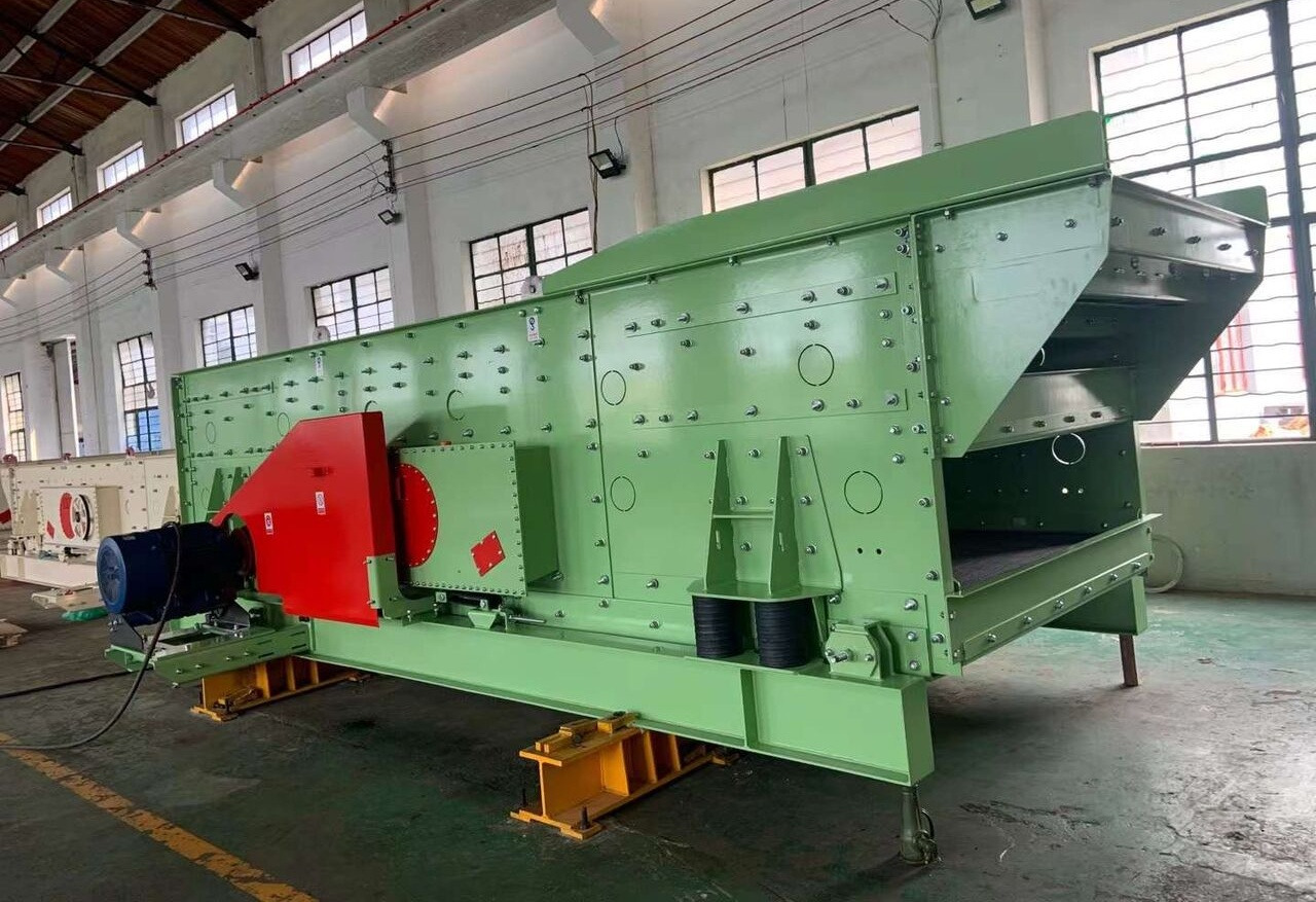 Kinglink TTH Horizontal Heavy duty Vibrating Screen - Třídič: obrázok 1 Kinglink TTH Horizontal Heavy duty Vibrating Screen - Třídič: obrázok 1