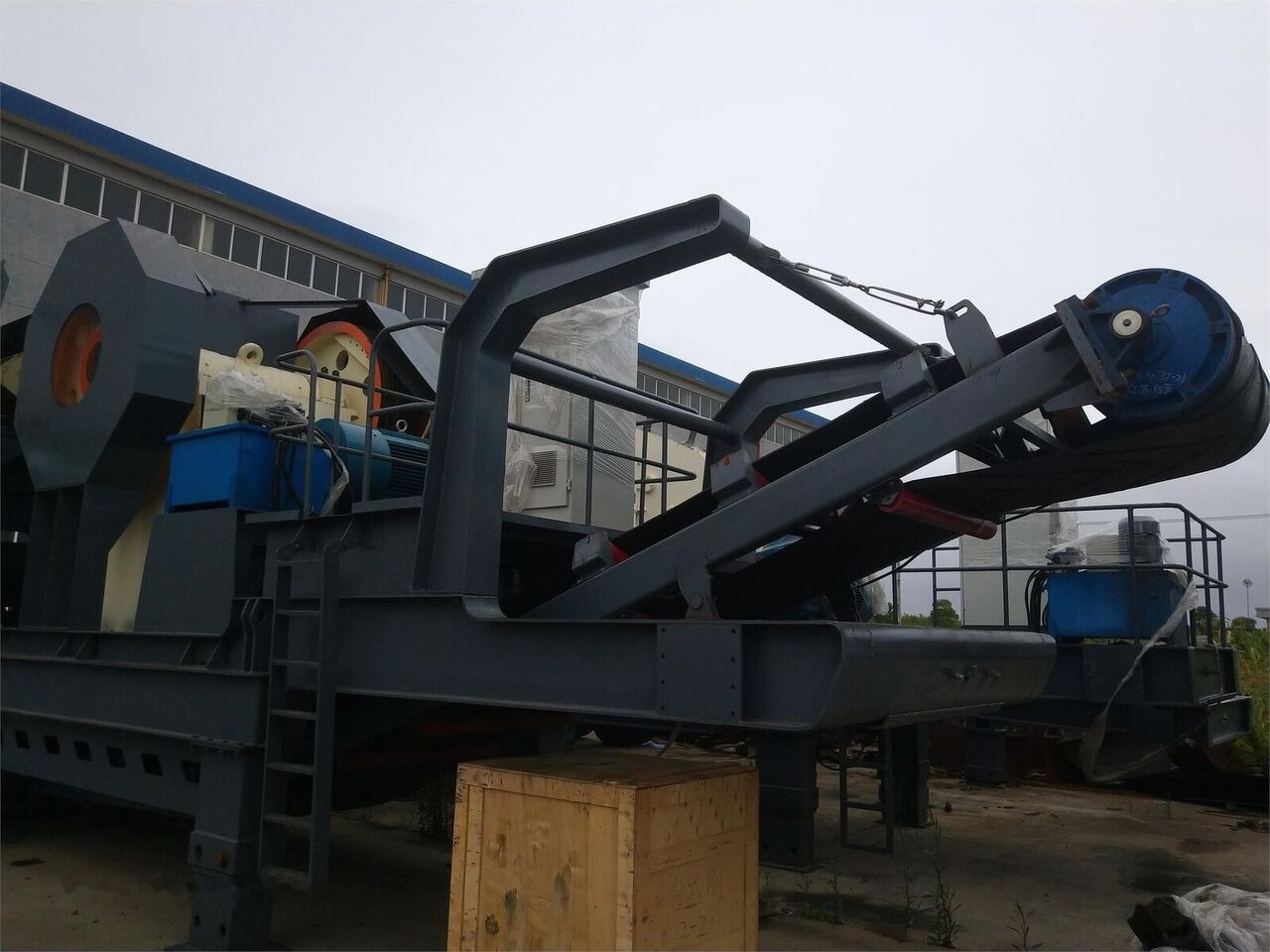 New KINGLINK PE600x900 Portable Jaw Crushing Plant - Čeľusťový drvič: obrázok 3 New KINGLINK PE600x900 Portable Jaw Crushing Plant - Čeľusťový drvič: obrázok 3