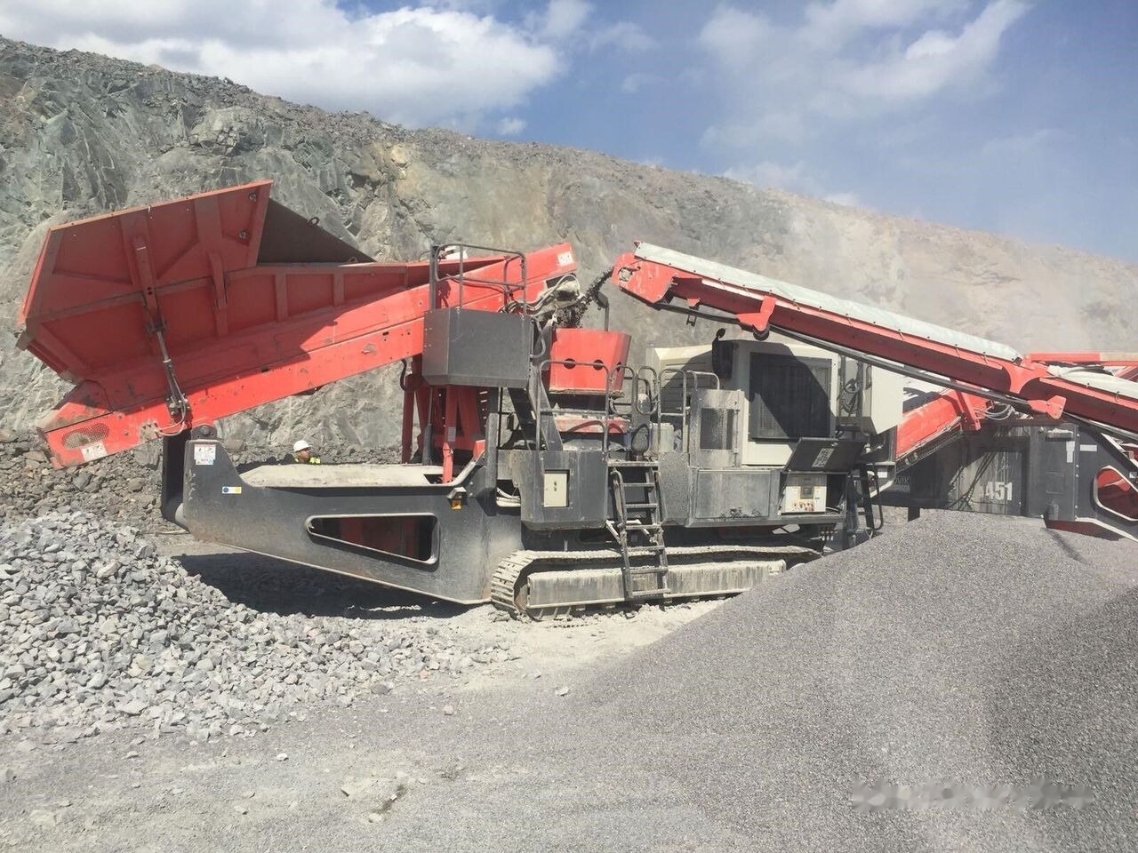 Sandvik QH331 Mobile Crushing Plant - Mobilný drvič: obrázok 1 Sandvik QH331 Mobile Crushing Plant - Mobilný drvič: obrázok 1