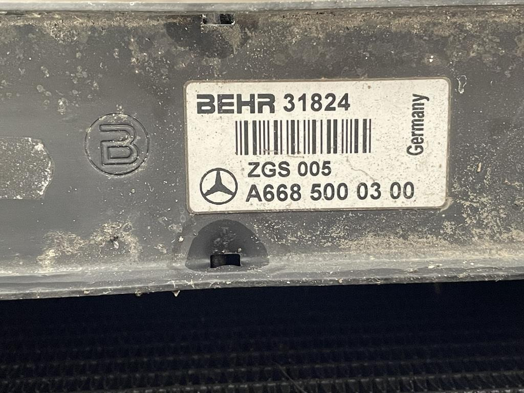 BEHR FOR MERCEDES VARIO - A 668 500 03 00 - Chladič pre Nákladné auto: obrázok 4 BEHR FOR MERCEDES VARIO - A 668 500 03 00 - Chladič pre Nákladné auto: obrázok 4