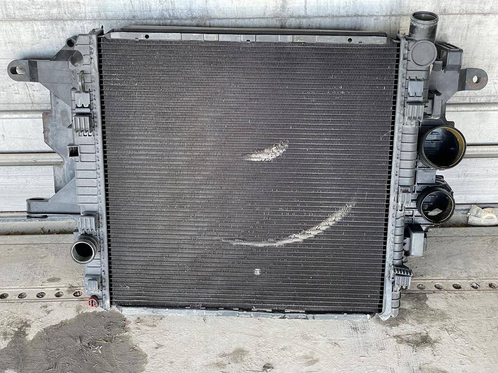 BEHR FOR MERCEDES VARIO - A 668 500 03 00 - Chladič pre Nákladné auto: obrázok 2 BEHR FOR MERCEDES VARIO - A 668 500 03 00 - Chladič pre Nákladné auto: obrázok 2