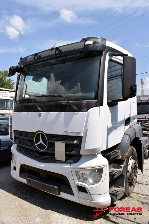 MERCEDES ANTOS 1840 - Kabína: obrázok 3 MERCEDES ANTOS 1840 - Kabína: obrázok 3