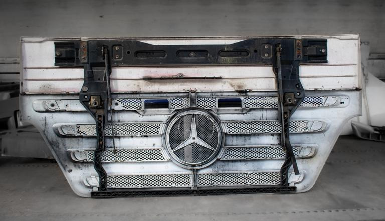 MERCEDES-BENZ ACTROS MEGA SPACE MP II - Kapota pre Nákladné auto: obrázok 2 MERCEDES-BENZ ACTROS MEGA SPACE MP II - Kapota pre Nákladné auto: obrázok 2