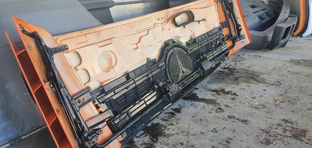 MERCEDES-BENZ ACTROS MP4 - Kapota pre Nákladné auto: obrázok 5 MERCEDES-BENZ ACTROS MP4 - Kapota pre Nákladné auto: obrázok 5