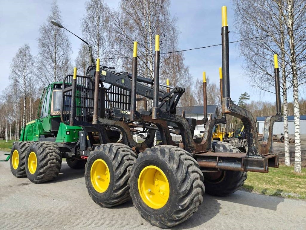 John Deere 1110 E Eco III - Vyvážečka: obrázok 3 John Deere 1110 E Eco III - Vyvážečka: obrázok 3