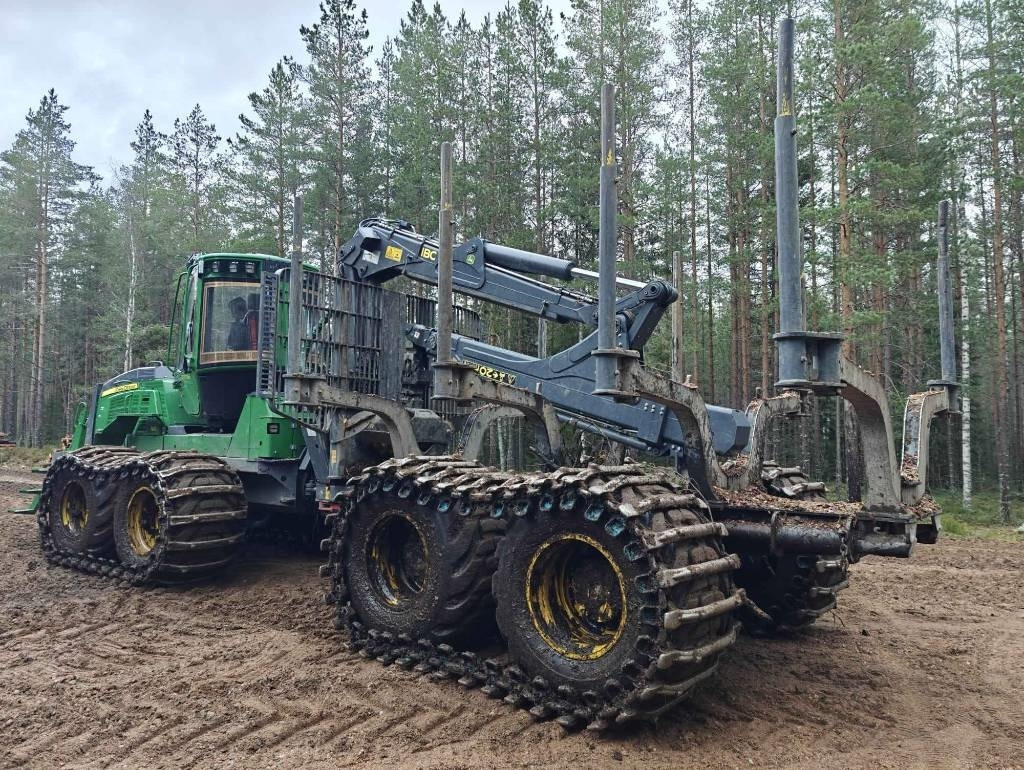 John Deere 1510 G - Vyvážečka: obrázok 3 John Deere 1510 G - Vyvážečka: obrázok 3