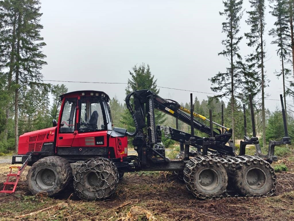 Komatsu 845 - Vyvážečka: obrázok 2 Komatsu 845 - Vyvážečka: obrázok 2