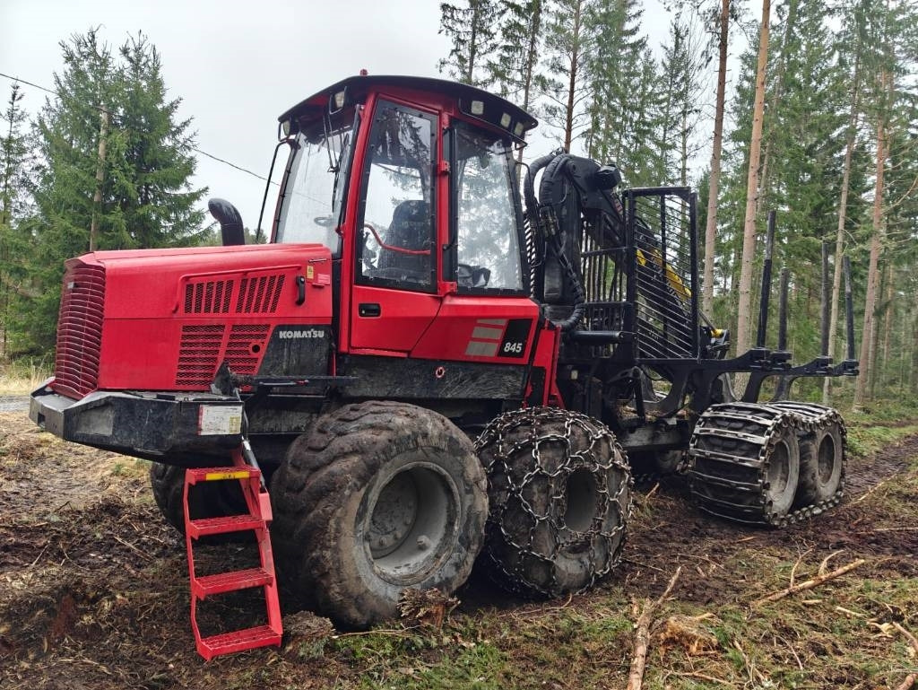 Komatsu 845 - Vyvážečka: obrázok 1 Komatsu 845 - Vyvážečka: obrázok 1