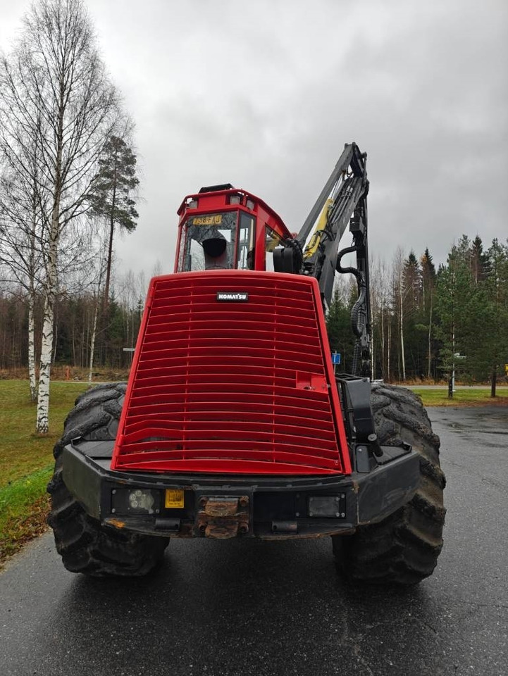 Komatsu 901 TX.1 - Lesnícky harvestor: obrázok 4 Komatsu 901 TX.1 - Lesnícky harvestor: obrázok 4