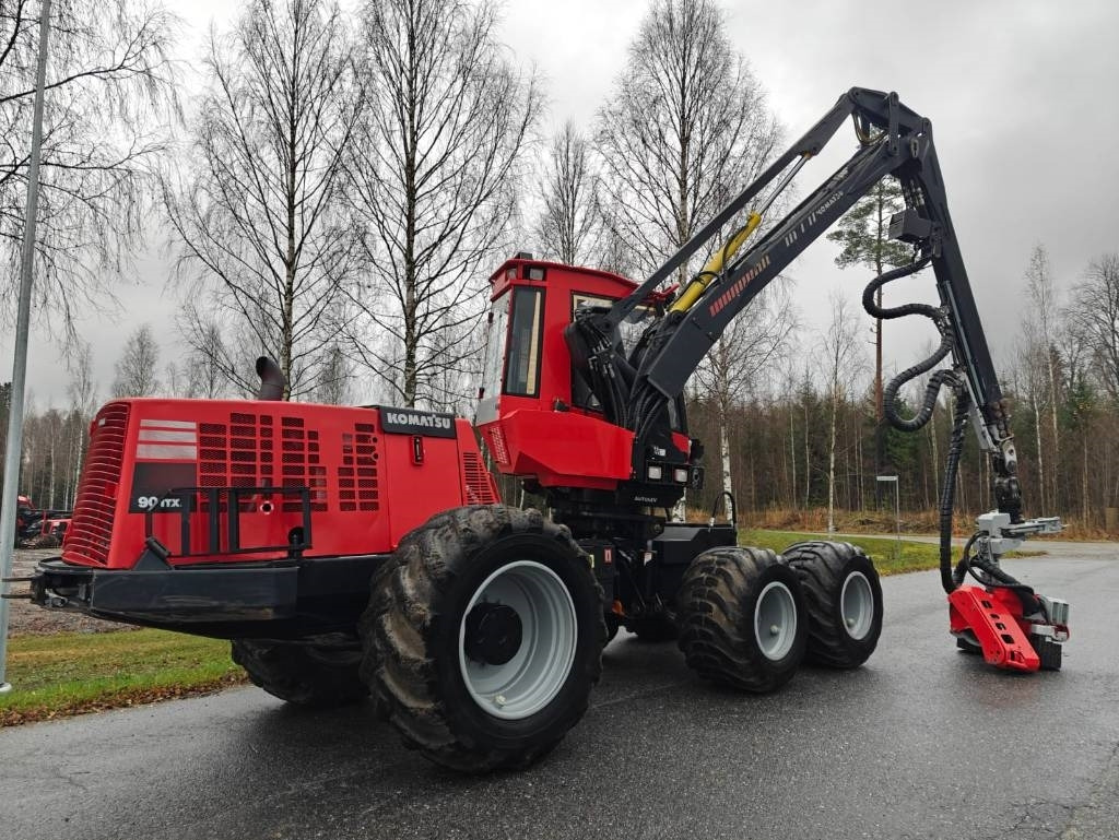 Komatsu 901 TX.1 - Lesnícky harvestor: obrázok 5 Komatsu 901 TX.1 - Lesnícky harvestor: obrázok 5
