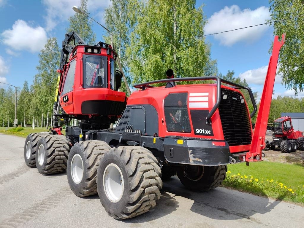 Komatsu 901 XC - Lesnícky harvestor: obrázok 3 Komatsu 901 XC - Lesnícky harvestor: obrázok 3