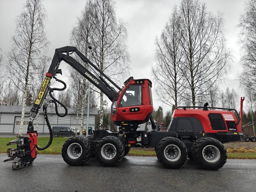Komatsu 901 XC - Lesnícky harvestor: obrázok 2 Komatsu 901 XC - Lesnícky harvestor: obrázok 2