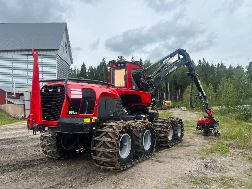 Komatsu 951 XC - Lesnícky harvestor: obrázok 5 Komatsu 951 XC - Lesnícky harvestor: obrázok 5