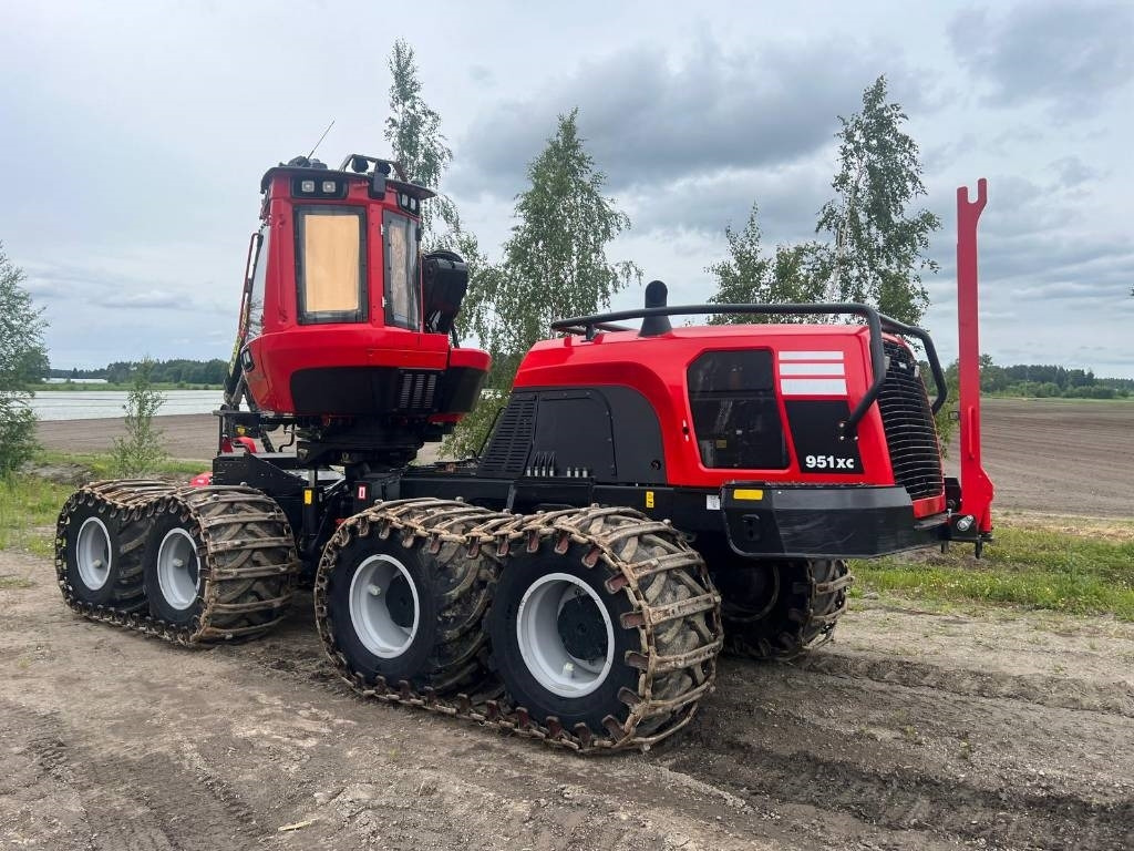 Komatsu 951 XC - Lesnícky harvestor: obrázok 4 Komatsu 951 XC - Lesnícky harvestor: obrázok 4