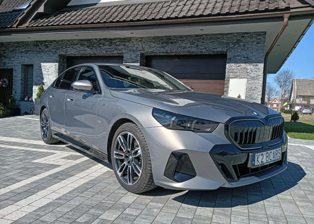 BMW Seria 5 - Sedan: obrázok 2 BMW Seria 5 - Sedan: obrázok 2