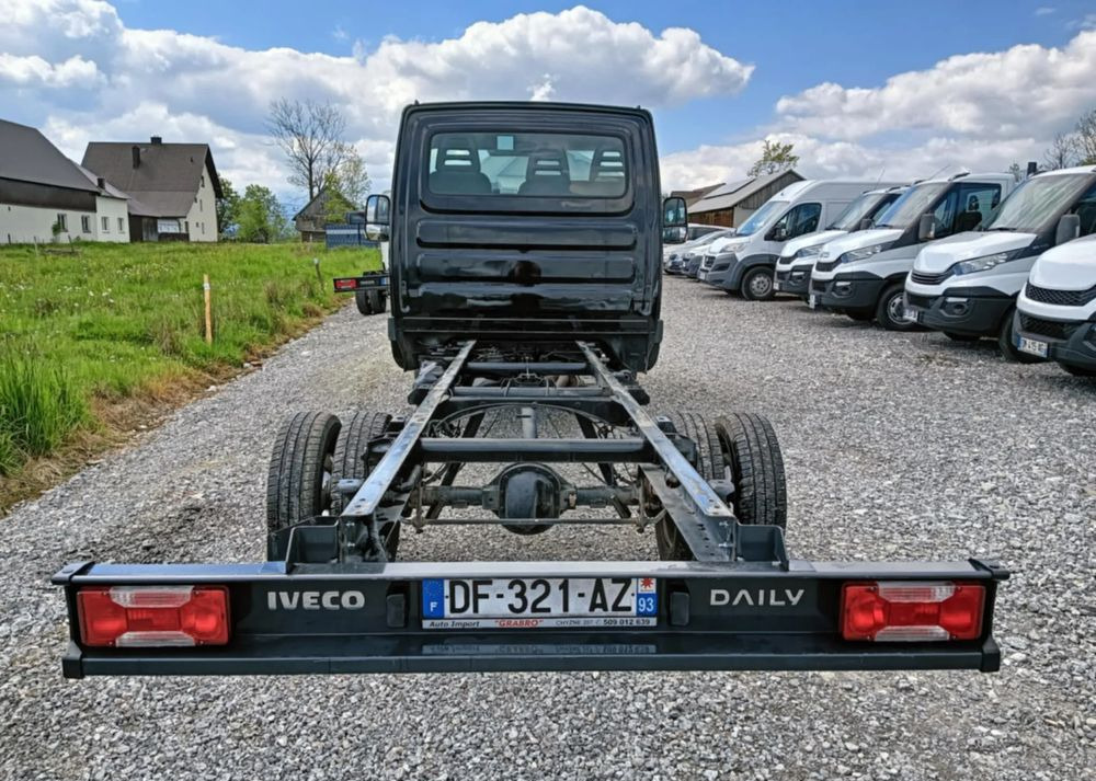 Iveco 35C13, 35C12, 35C14, 35C15 - Podvozek s kabinou: obrázok 3 Iveco 35C13, 35C12, 35C14, 35C15 - Podvozek s kabinou: obrázok 3