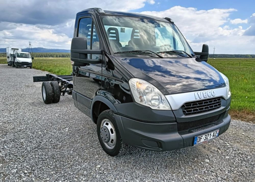 Iveco 35C13, 35C12, 35C14, 35C15 - Podvozek s kabinou: obrázok 4 Iveco 35C13, 35C12, 35C14, 35C15 - Podvozek s kabinou: obrázok 4