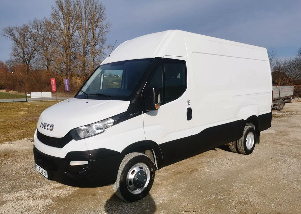 Iveco 35C13 Daily L3H2 bliźniak Klima 2.3-130KM 6-biegów Hak podwójne koła 35-130 L4H2 - Furgon: obrázok 1 Iveco 35C13 Daily L3H2 bliźniak Klima 2.3-130KM 6-biegów Hak podwójne koła 35-130 L4H2 - Furgon: obrázok 1