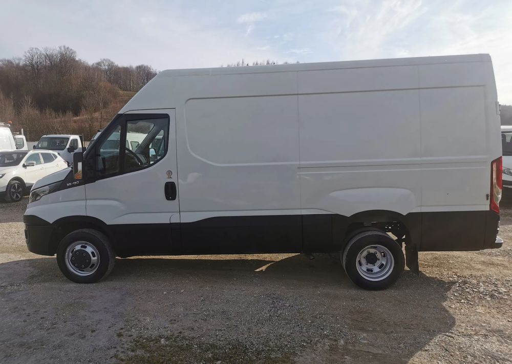 Iveco 35C13 Daily L3H2 bliźniak Klima 2.3-130KM 6-biegów Hak podwójne koła 35-130 L4H2 - Furgon: obrázok 2 Iveco 35C13 Daily L3H2 bliźniak Klima 2.3-130KM 6-biegów Hak podwójne koła 35-130 L4H2 - Furgon: obrázok 2