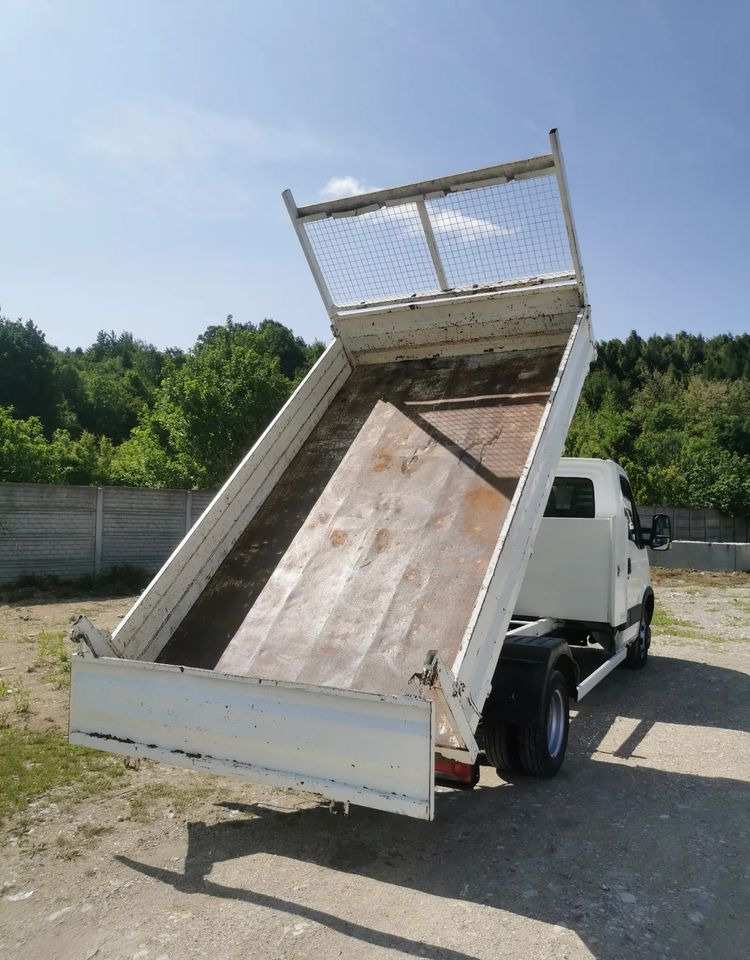 Iveco Daily 35C15 Kiper 3.0 - 150KM wywrotka Hak Bliźniak blokada mostu Klima - Dodávka sklápač: obrázok 4 Iveco Daily 35C15 Kiper 3.0 - 150KM wywrotka Hak Bliźniak blokada mostu Klima - Dodávka sklápač: obrázok 4