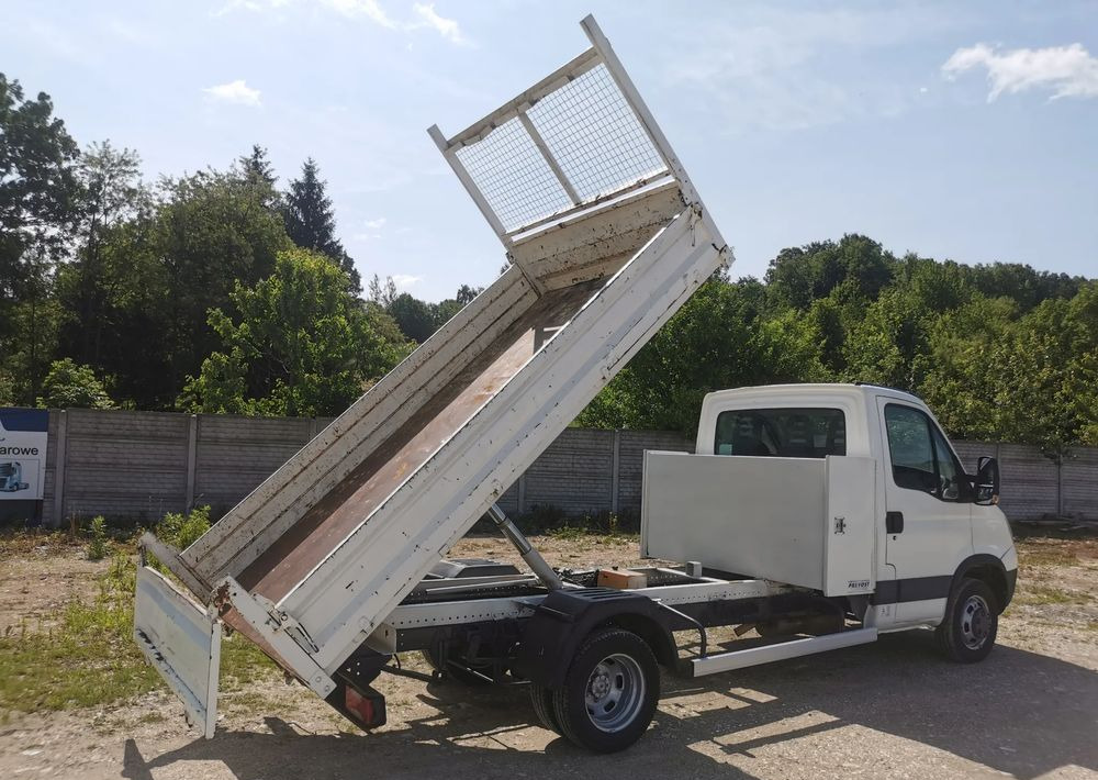 Iveco Daily 35C15 Kiper 3.0 - 150KM wywrotka Hak Bliźniak blokada mostu Klima - Dodávka sklápač: obrázok 5 Iveco Daily 35C15 Kiper 3.0 - 150KM wywrotka Hak Bliźniak blokada mostu Klima - Dodávka sklápač: obrázok 5