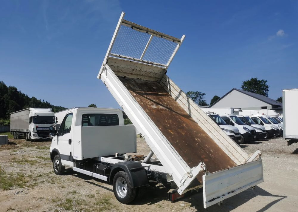 Iveco Daily 35C15 Kiper 3.0 - 150KM wywrotka Hak Bliźniak blokada mostu Klima - Dodávka sklápač: obrázok 3 Iveco Daily 35C15 Kiper 3.0 - 150KM wywrotka Hak Bliźniak blokada mostu Klima - Dodávka sklápač: obrázok 3