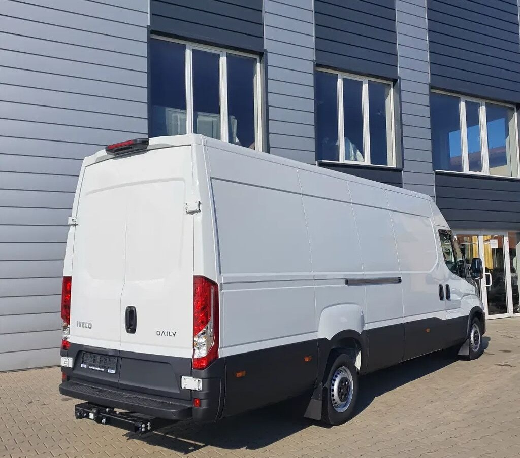 IVECO Daily 35S18 - Furgon: obrázok 2 IVECO Daily 35S18 - Furgon: obrázok 2